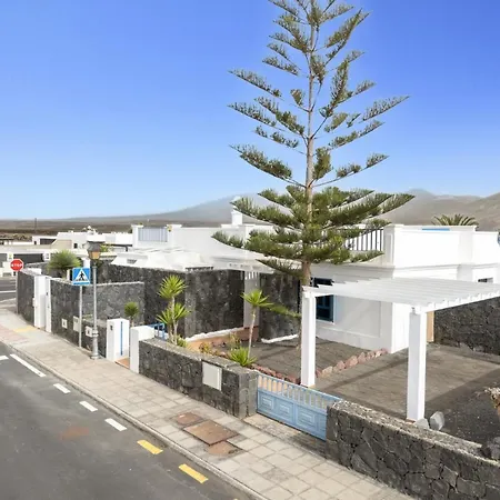 Lomo Blanco By Playa Blanca (Lanzarote)